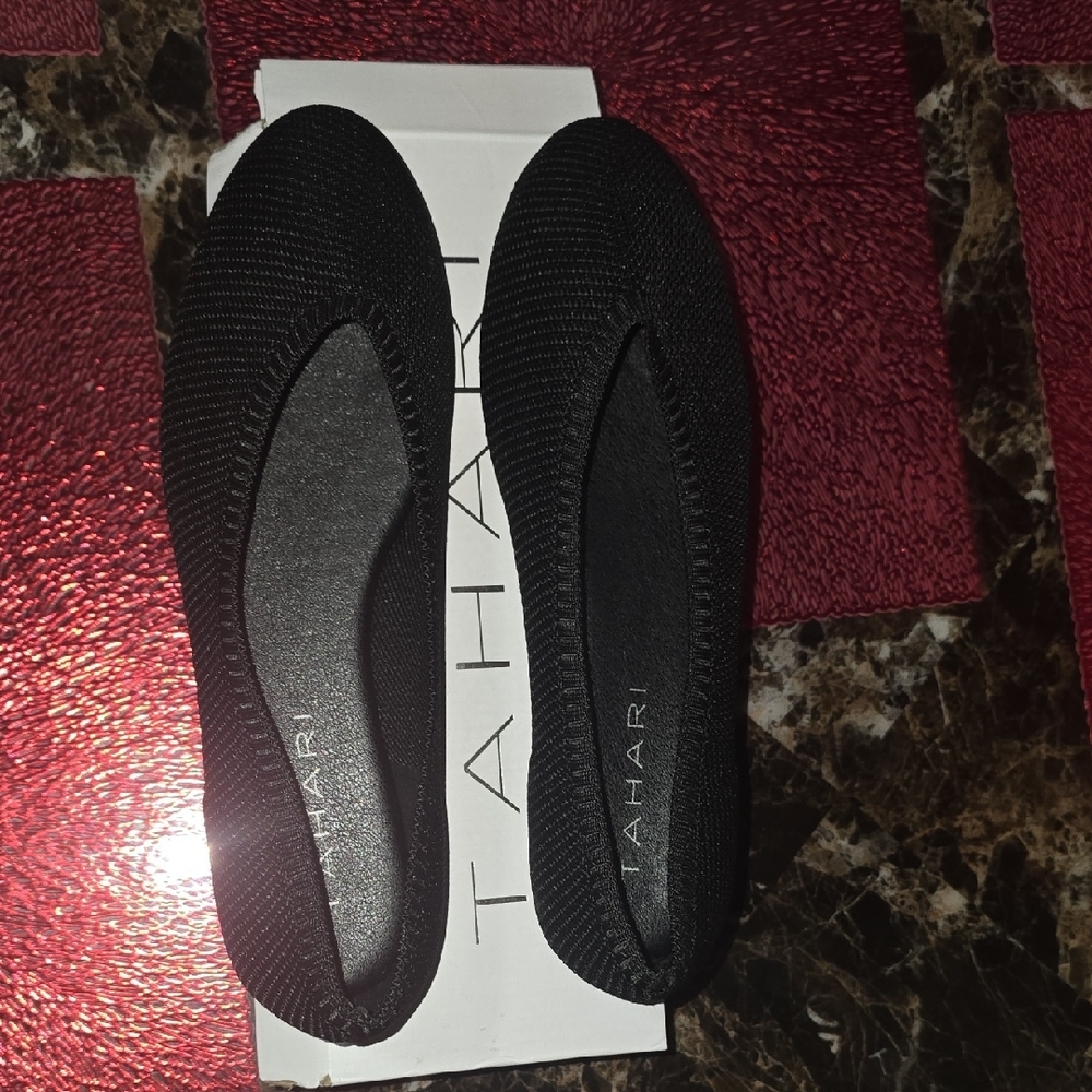 Tahari Women's Elegant Black Loafers